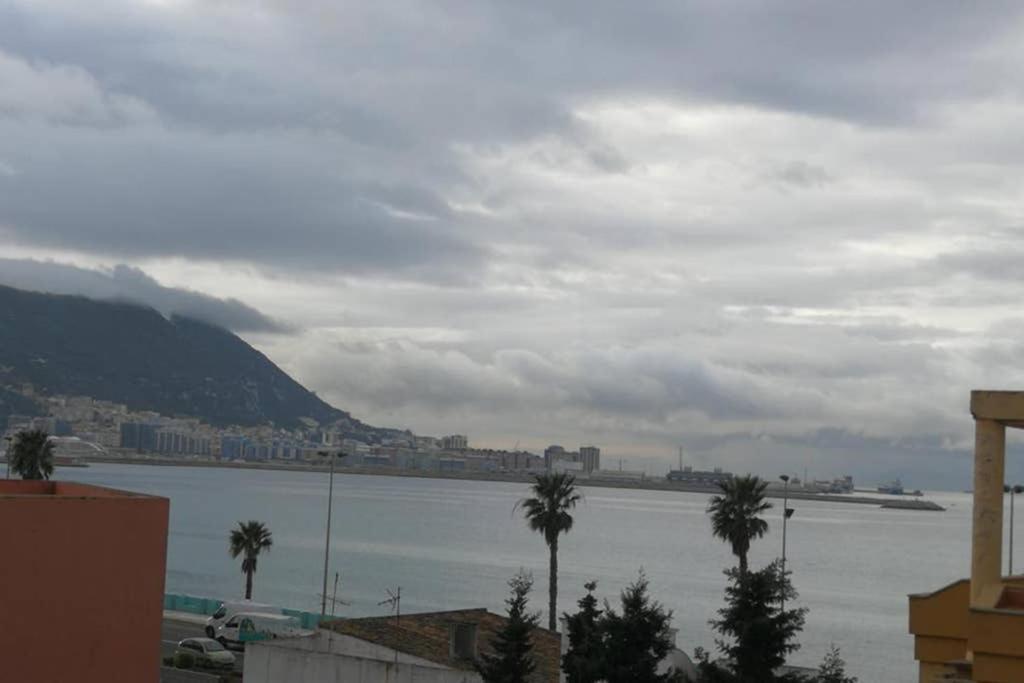 Appartamento Duplex Con Vistas Al Mar La Línea de la Concepción Esterno foto